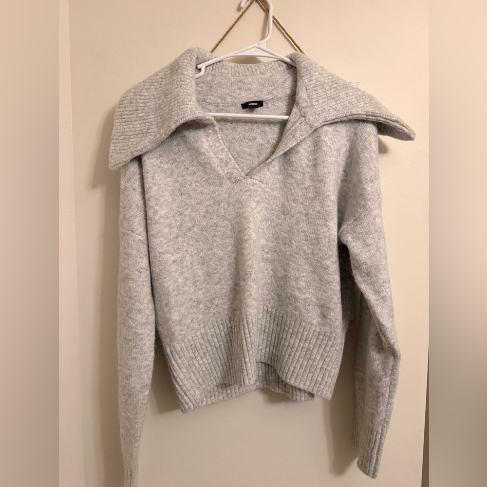 Express Heather Gray V-Neck Sweater